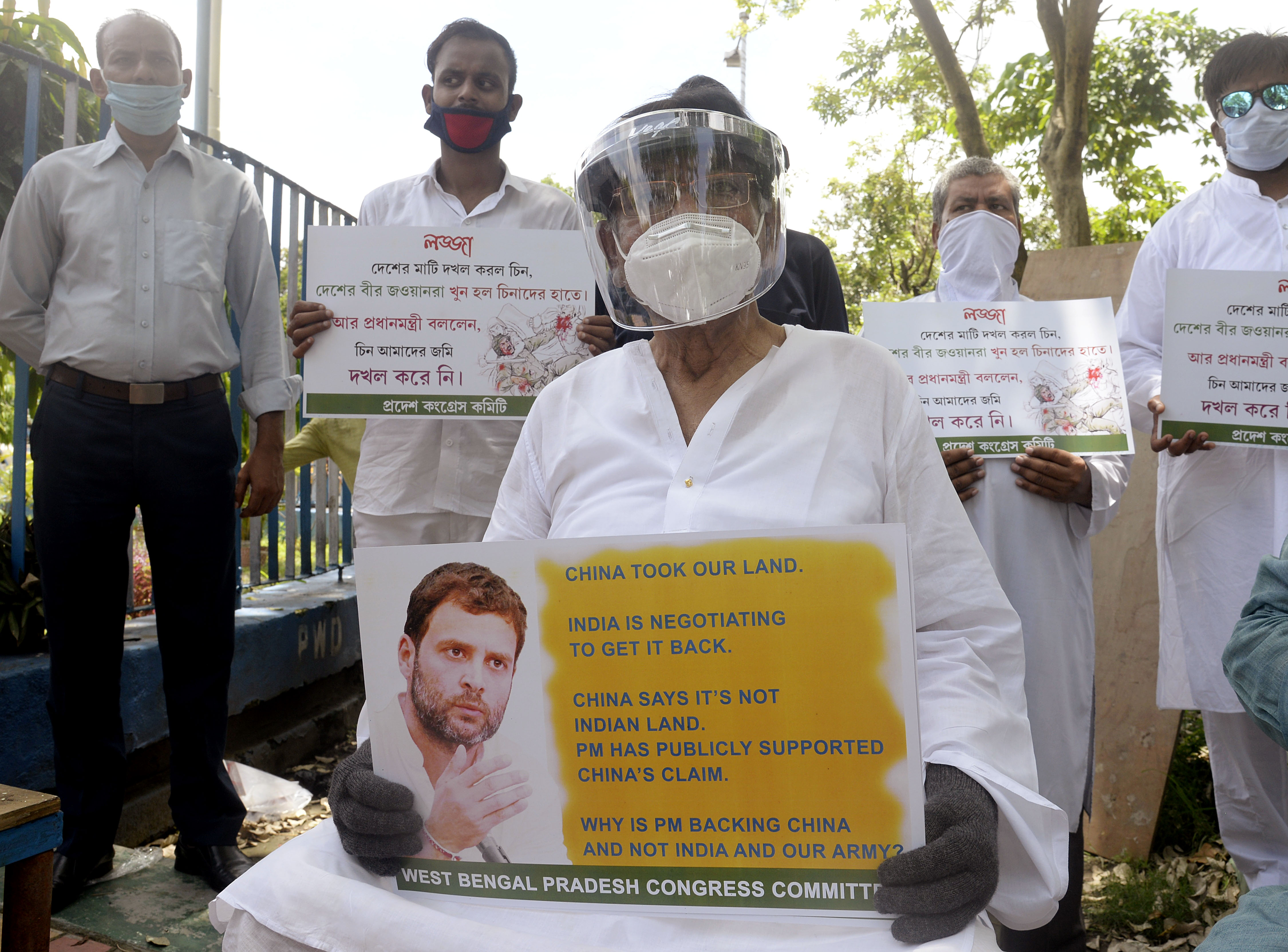 ディリップ・ゴーシュ:そうめんミトラはベンガルの古い政治文化の顔でした。 それは礼儀と良識の象徴でした。 (ファイル写真、提供:ANI) ディリップ・ゴーシュ:そうめんミトラはベンガルの古い政治文化の顔でした。 それは礼儀と良識の象徴でした。 (ファイル写真、提供:ANI)