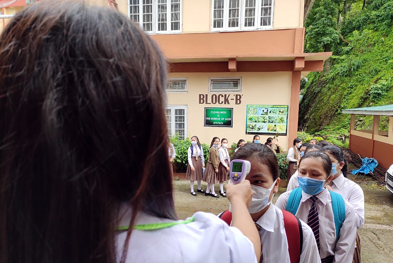 নয়া শিক্ষা ব্যবস্থায় তৃতীয়, পঞ্চম ও অষ্টম শ্রেণিতে বিশেষ পরীক্ষা হবে। একইসঙ্গে দশম এবং দ্বাদশ শ্রেণির বোর্ড পরীক্ষা চালু থাকবে। তবে তা 'সহজতর' করা হচ্ছে। বোর্ড পরীক্ষায় মুখস্থবিদ্যার পরিবর্তে প্রয়োগযোগ্য শিক্ষা, দক্ষতা, পারদর্শিতার উপর গুরুত্ব আরোপ করা হবে। (ছবিটি প্রতীকী, সৌজন্য এএনআই) নয়া শিক্ষা ব্যবস্থায় তৃতীয়, পঞ্চম ও অষ্টম শ্রেণিতে বিশেষ পরীক্ষা হবে। একইসঙ্গে দশম এবং দ্বাদশ শ্রেণির বোর্ড পরীক্ষা চালু থাকবে। তবে তা 'সহজতর' করা হচ্ছে। বোর্ড পরীক্ষায় মুখস্থবিদ্যার পরিবর্তে প্রয়োগযোগ্য শিক্ষা, দক্ষতা, পারদর্শিতার উপর গুরুত্ব আরোপ করা হবে। (ছবিটি প্রতীকী, সৌজন্য এএনআই)