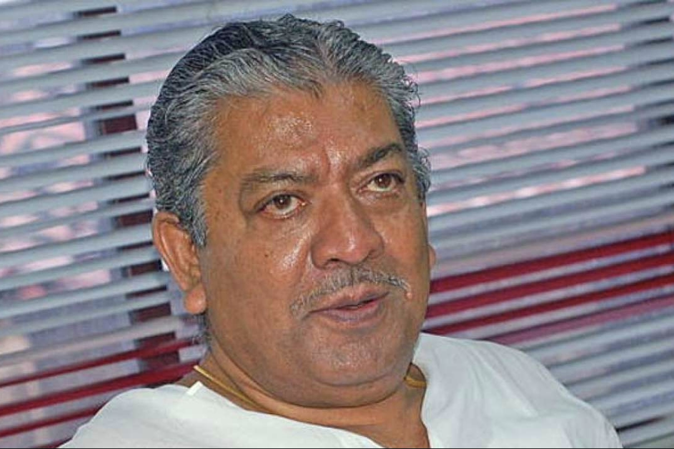 Rahul Gandhi:この困難な時期における、ソメンミトラの家族や友人への私の愛と共感。 私たちは愛と敬意をもって彼を思い出します。 (写真提供、Twitter @RahulGandhi) Rahul Gandhi:この困難な時期における、ソメンミトラの家族や友人への私の愛と共感。 私たちは愛と敬意をもって彼を思い出します。 (写真提供、Twitter @RahulGandhi)