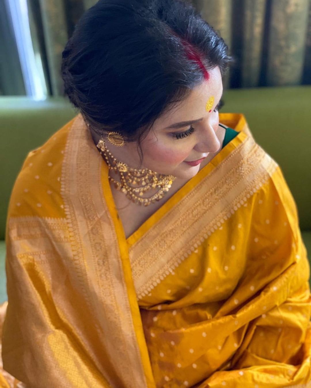 サーダを食べる瞬間のシュブシュリー。 額に水滴があります。 (写真-Instagram) サーダを食べる瞬間のシュブシュリー。 額に水滴があります。 (写真-Instagram)