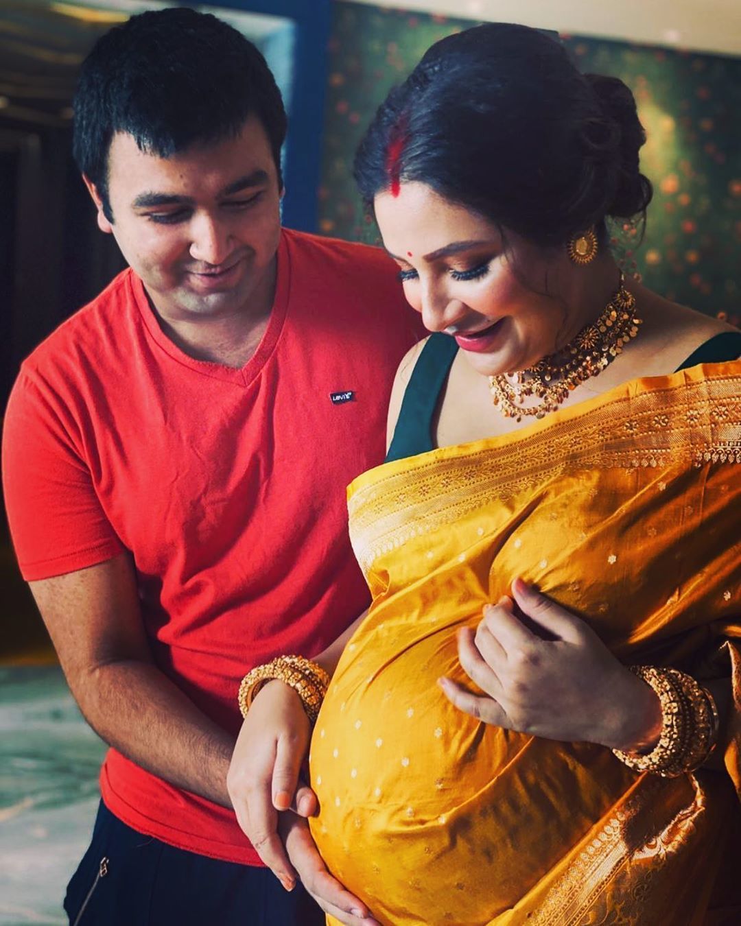 シュブシュリーの最初の子供であるアニッシュは新しいゲストを探しています。 ヒロインの妹デバシュリーガンゴパディアイの息子について。 しかし、シュブシュリーはボンポイが彼の最初の子供であると何度も言いました。 (写真-Instagram) シュブシュリーの最初の子供であるアニッシュは新しいゲストを探しています。 ヒロインの妹デバシュリーガンゴパディアイの息子について。 しかし、シュブシュリーはボンポイが彼の最初の子供であると何度も言いました。 (写真-Instagram)