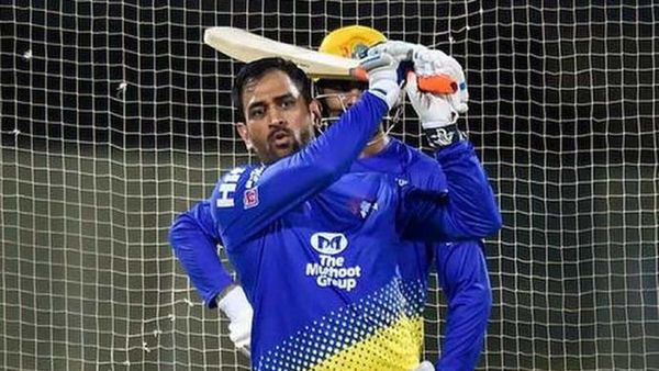 চেন্নাইয়ের নেটে মহেন্দ্র সিং ধোনি। ছবি- পিটিআই। চেন্নাইয়ের নেটে মহেন্দ্র সিং ধোনি। ছবি- পিটিআই।