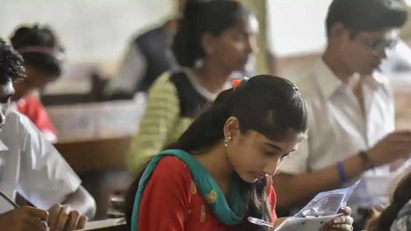 CBSE দশম ও দ্বাদশ শ্রেণির কমপার্টমেন্ট পরীক্ষা চলতি বছরের সেপ্টেম্বর মাসে হতে পারে। CBSE দশম ও দ্বাদশ শ্রেণির কমপার্টমেন্ট পরীক্ষা চলতি বছরের সেপ্টেম্বর মাসে হতে পারে।