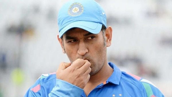 ধোনির আন্তর্জাতিক কেরিয়ারের ভবিষ্যৎ নিয়ে জল্পনা চলছেই। ছবি- রয়টার্স। ধোনির আন্তর্জাতিক কেরিয়ারের ভবিষ্যৎ নিয়ে জল্পনা চলছেই। ছবি- রয়টার্স।