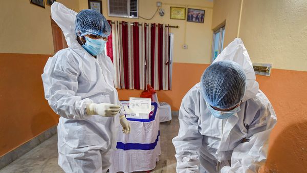 Kolkata: Medics wearing PPE conduct COVID-19 rapid antigen testing, in Kolkata, Monday, Aug. 10, 2020. (PTI Photo/Swapan Mahapatra)(PTI10-08-2020_000069B) (PTI) Kolkata: Medics wearing PPE conduct COVID-19 rapid antigen testing, in Kolkata, Monday, Aug. 10, 2020. (PTI Photo/Swapan Mahapatra)(PTI10-08-2020_000069B) (PTI)