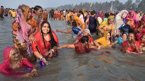 করোনা আবহের মধ্যেই গঙ্গাসাগর মেলার প্রস্তুতি শুরু মমতা সরকারের (ফাইল ছবি, সৌজন্য পিটিআই) করোনা আবহের মধ্যেই গঙ্গাসাগর মেলার প্রস্তুতি শুরু মমতা সরকারের (ফাইল ছবি, সৌজন্য পিটিআই)