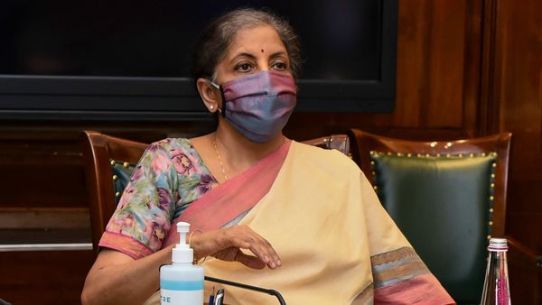 জিএসটি কাউন্সিলের বৈঠকে কেন্দ্রীয় অর্থমন্ত্রী নির্মলা সীতারামন (ছবি সৌজন্য পিটিআই) জিএসটি কাউন্সিলের বৈঠকে কেন্দ্রীয় অর্থমন্ত্রী নির্মলা সীতারামন (ছবি সৌজন্য পিটিআই)