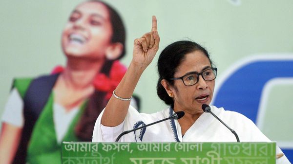 তৃণমূল ছাত্র পরিষদের প্রতিষ্ঠা দিবসের ভার্চুয়াল সভায় মুখ্যমন্ত্রী মমতা বন্দ্যোপাধ্যায়। ছবি সৌজন্য : পিটিআই (PTI) তৃণমূল ছাত্র পরিষদের প্রতিষ্ঠা দিবসের ভার্চুয়াল সভায় মুখ্যমন্ত্রী মমতা বন্দ্যোপাধ্যায়। ছবি সৌজন্য : পিটিআই (PTI)