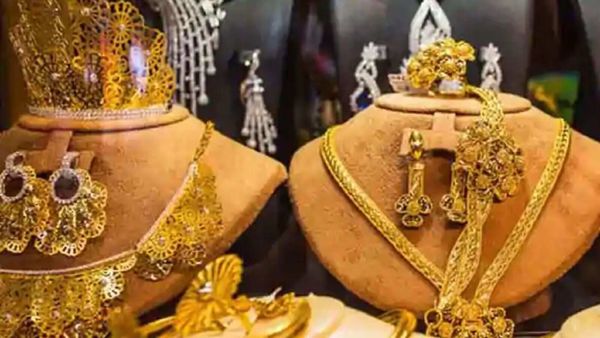 সূচকে ০.৩% বৃদ্ধির ফলে সোমবার ভারতীয় বাজারে বাড়ল সোনার দাম। সূচকে ০.৩% বৃদ্ধির ফলে সোমবার ভারতীয় বাজারে বাড়ল সোনার দাম।