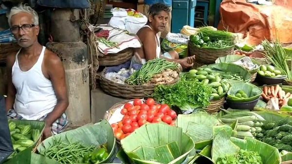 কলকাতার এক বাজার। ছবি : সংগৃহীত কলকাতার এক বাজার। ছবি : সংগৃহীত