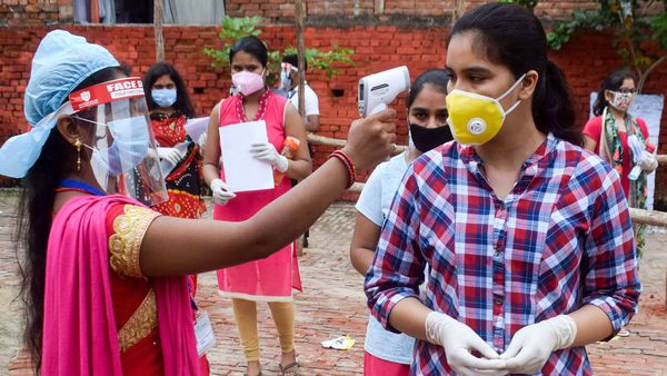 সোমবার CLAT, পরীক্ষার দিন প্রকাশিত হবে ‘অ্যানসার কি’ (ছবিটি প্রতীকী, সৌজন্য পিটিআই) সোমবার CLAT, পরীক্ষার দিন প্রকাশিত হবে ‘অ্যানসার কি’ (ছবিটি প্রতীকী, সৌজন্য পিটিআই)