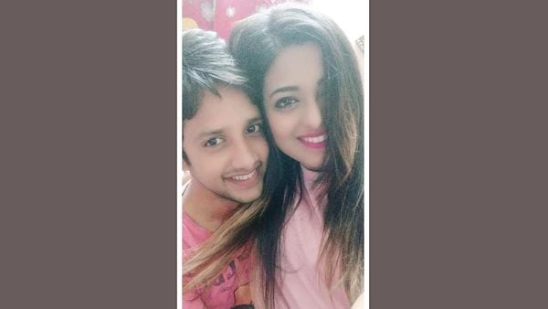 দীপায়ন মুখোপাধ্যায় ও মেধা পাল। ছবি সৌজন্য : ফেসবুক দীপায়ন মুখোপাধ্যায় ও মেধা পাল। ছবি সৌজন্য : ফেসবুক