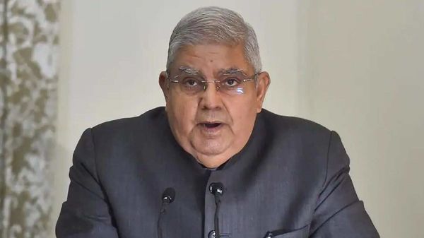 অন্তর্বর্তী ব্যয়ের জন্য অতিরিক্ত অর্থ চেয়ে পেলেন না পশ্চিমবঙ্গের রাজ্যপাল জগদীপ ধনখড়। অন্তর্বর্তী ব্যয়ের জন্য অতিরিক্ত অর্থ চেয়ে পেলেন না পশ্চিমবঙ্গের রাজ্যপাল জগদীপ ধনখড়।