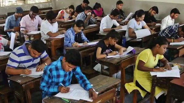 ৪ অক্টোবরে পরীক্ষা পরিচালনার জন্য ৫০ কোটি টাকার বেশি ইতিমধ্যে ব্যয় হয়ে গিয়েছে, দাবি কমিশনের। ৪ অক্টোবরে পরীক্ষা পরিচালনার জন্য ৫০ কোটি টাকার বেশি ইতিমধ্যে ব্যয় হয়ে গিয়েছে, দাবি কমিশনের।