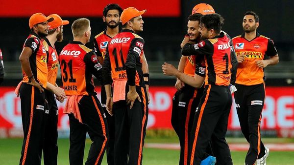 সাত রানে চেন্নাইকে হারাল সানরাইজার্স (ছবি সৌজন্য আইপিএল) সাত রানে চেন্নাইকে হারাল সানরাইজার্স (ছবি সৌজন্য আইপিএল)