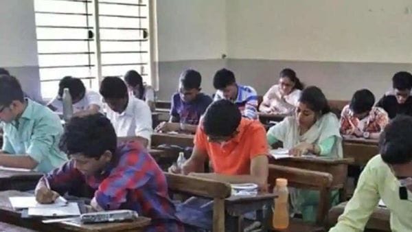 আজই প্রকাশিত হতে পারে CBSE দ্বাদশ শ্রেণির কম্পার্টমেন্ট পরীক্ষার ফল। আজই প্রকাশিত হতে পারে CBSE দ্বাদশ শ্রেণির কম্পার্টমেন্ট পরীক্ষার ফল।