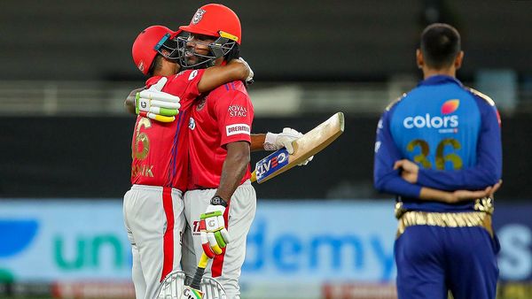 মায়াঙ্ক আগরওয়াল ও ক্রিস গেইল (PTI) মায়াঙ্ক আগরওয়াল ও ক্রিস গেইল (PTI)