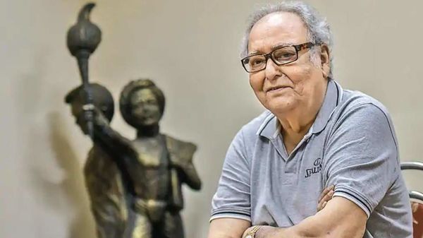 সৌমিত্র চট্টোপাধ্যায় (ফাইল ছবি, সৌজন্য হিন্দুস্তান টাইমস) সৌমিত্র চট্টোপাধ্যায় (ফাইল ছবি, সৌজন্য হিন্দুস্তান টাইমস)