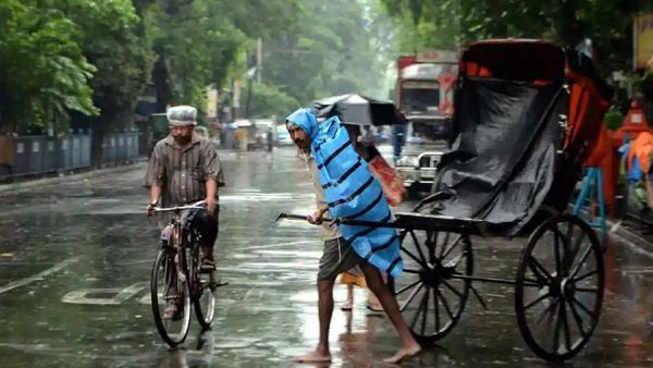 আবহাওয়া দফতর জানিয়েছে, পুজোয় পশ্চিমবঙ্গ ও ওড়িশায় বিস্তীর্ণ এলাকাজুড়ে প্রবল বৃষ্টিপাত হতে পারে। আবহাওয়া দফতর জানিয়েছে, পুজোয় পশ্চিমবঙ্গ ও ওড়িশায় বিস্তীর্ণ এলাকাজুড়ে প্রবল বৃষ্টিপাত হতে পারে।