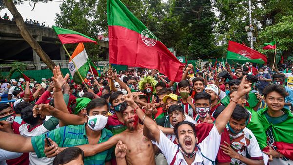 তুুমুল চাপের মুখে কার্যত নতি স্বীকার করতে বাধ্য হল এটিকে মোহনবাগান। (ছবিটি প্রতীকী, সৌজন্য পিটিআই) তুুমুল চাপের মুখে কার্যত নতি স্বীকার করতে বাধ্য হল এটিকে মোহনবাগান। (ছবিটি প্রতীকী, সৌজন্য পিটিআই)