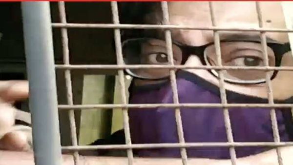 গ্রেফতার অর্ণব গোস্বামী গ্রেফতার অর্ণব গোস্বামী