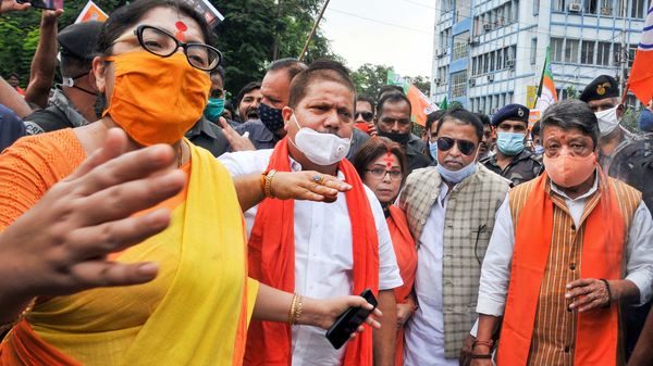 নবান্নে অভিযানের দিন কৈলাস বিজয়বর্গীয়, মুকুল রায়, অর্জুন সিং (ফাইল ছবি, সৌজন্য পিটিআই) নবান্নে অভিযানের দিন কৈলাস বিজয়বর্গীয়, মুকুল রায়, অর্জুন সিং (ফাইল ছবি, সৌজন্য পিটিআই)