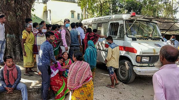 বন্ধ বাড়ির ভিতর থেকে উদ্ধার একই পরিবারের ৬ জনের দেহ, খুনের সন্দেহ পুলিশের (ছবিটি প্রতীকী, সৌজন্য পিটিআই) বন্ধ বাড়ির ভিতর থেকে উদ্ধার একই পরিবারের ৬ জনের দেহ, খুনের সন্দেহ পুলিশের (ছবিটি প্রতীকী, সৌজন্য পিটিআই)