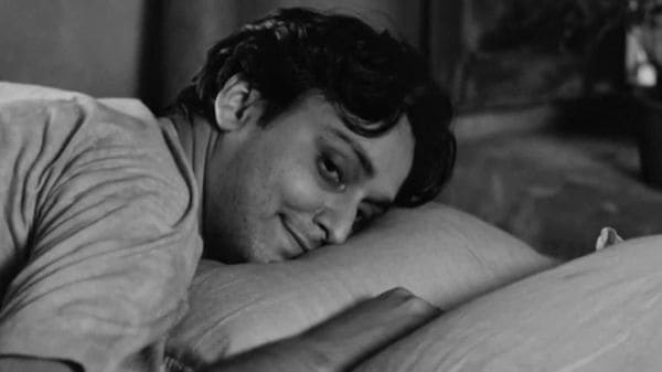 যেতে পারেননি বিভূতিভূষণের জন্মভিটেতে, পরিবারের সঙ্গে যোগাযোগ ছিল ‘অপু’-র (ফাইল ছবি, সৌজন্য টুইটার) যেতে পারেননি বিভূতিভূষণের জন্মভিটেতে, পরিবারের সঙ্গে যোগাযোগ ছিল ‘অপু’-র (ফাইল ছবি, সৌজন্য টুইটার)