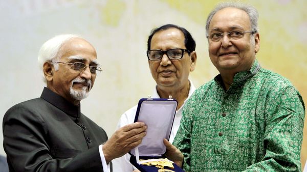 সৌমিত্র চট্টোপাধ্যায় (ফাইল ছবি, সৌজন্য পিটিআই) সৌমিত্র চট্টোপাধ্যায় (ফাইল ছবি, সৌজন্য পিটিআই)