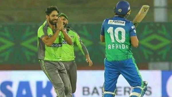 আফ্রিদিকে আউট করার পর রউফ (ছবি সৌজন্য টুইটার) আফ্রিদিকে আউট করার পর রউফ (ছবি সৌজন্য টুইটার)