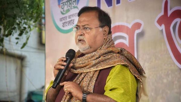 পার্থ চট্টোপাধ্যায় (ফাইল ছবি, সৌজন্য ফেসবুক @ Partha Chatterjee) পার্থ চট্টোপাধ্যায় (ফাইল ছবি, সৌজন্য ফেসবুক @ Partha Chatterjee)
