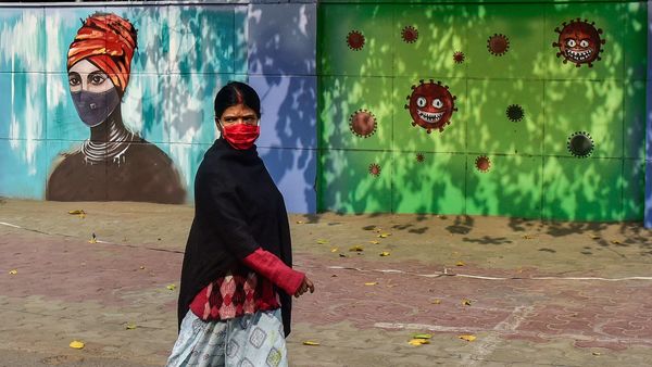 করোনা সচেতনতা (PTI) করোনা সচেতনতা (PTI)