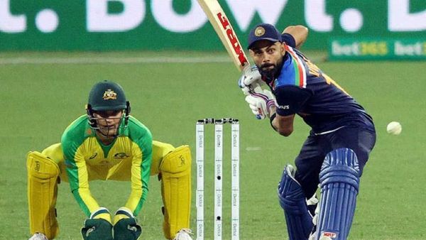 অস্ট্রেলিয়ার বিরুদ্ধে ব্যাট হাতে কোহলি। ছবি- টুইটার। অস্ট্রেলিয়ার বিরুদ্ধে ব্যাট হাতে কোহলি। ছবি- টুইটার।