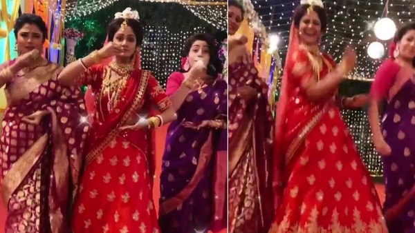 টুম্পা গানে নাচছে খড়কুটোর তিন সুন্দরী রমণী টুম্পা গানে নাচছে খড়কুটোর তিন সুন্দরী রমণী