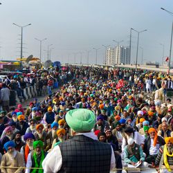গাজিপুর সীমান্তে কৃষক বিক্ষোভ। (ছবি সৌজন্য পিটিআই) গাজিপুর সীমান্তে কৃষক বিক্ষোভ। (ছবি সৌজন্য পিটিআই)