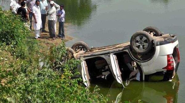 গাড়ি চালানো শিখতে গিয়ে মর্মান্তিক দুর্ঘটনা, মৃত্যু অবসরপ্রাপ্ত ইঞ্জিনিয়ারের। (ছবিটি প্রতীকী, সৌজন্য পিটিআই) গাড়ি চালানো শিখতে গিয়ে মর্মান্তিক দুর্ঘটনা, মৃত্যু অবসরপ্রাপ্ত ইঞ্জিনিয়ারের। (ছবিটি প্রতীকী, সৌজন্য পিটিআই)