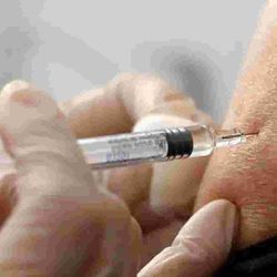 একমাত্র নথিভুক্ত ব্যক্তিদেরই টিকা দেওয়া হবে এবং সপ্তাহের নির্দিষ্ট দিনে ১০০ জনের বেশি টিকা নিতে পারবেন না।