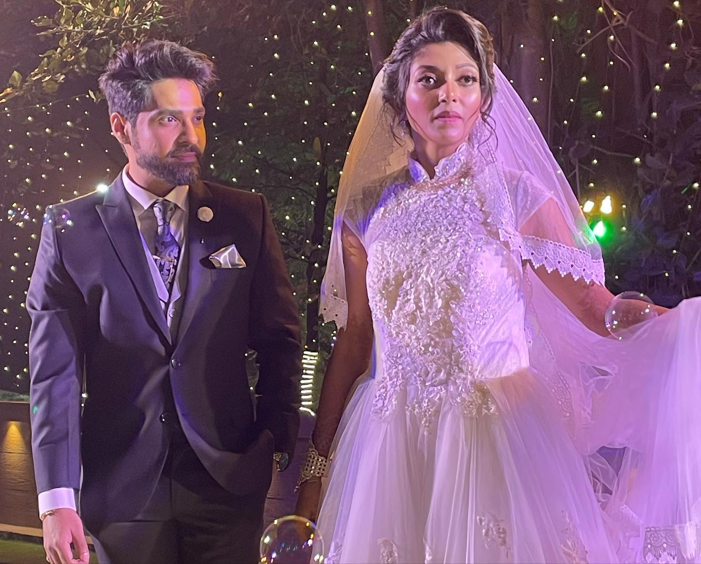 দেবলীনার রূপে মুগ্ধ গৌরব, চোখই ফেরাতে পারছেন না (ছবি-ফেসবুক) দেবলীনার রূপে মুগ্ধ গৌরব, চোখই ফেরাতে পারছেন না (ছবি-ফেসবুক)