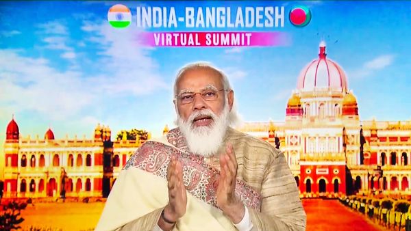 ভার্চুয়াল সম্মেলনে মোদী। (ছবি সৌজন্য পিটিআই) ভার্চুয়াল সম্মেলনে মোদী। (ছবি সৌজন্য পিটিআই)
