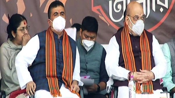 শনিবার মেদিনীপুরের সভায় অমিত শাহের পাশে শুভেন্দু অধিকারী। শনিবার মেদিনীপুরের সভায় অমিত শাহের পাশে শুভেন্দু অধিকারী।