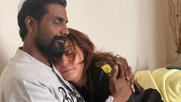 স্ত্রীর সঙ্গে রেমো ডিসুজা স্ত্রীর সঙ্গে রেমো ডিসুজা