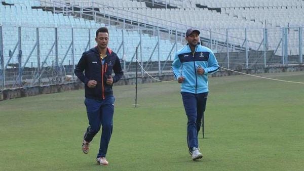 ইডেনে অনুশীলনে অনুষ্টুপ। (ছবি সৌজন্য ফেসবুক @CABCricket) ইডেনে অনুশীলনে অনুষ্টুপ। (ছবি সৌজন্য ফেসবুক @CABCricket)
