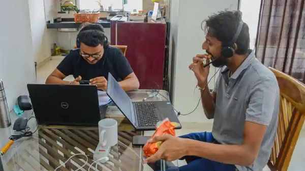 অবিলম্বে প্রযুক্তি ক্ষেত্রে কর্মীদের ‘ওয়ার্ক ফ্রম হোম’ ব্যবস্থা বাতিল করা হোক, দাবি বিজেপি সাংসদ পি সি মোহনের। অবিলম্বে প্রযুক্তি ক্ষেত্রে কর্মীদের ‘ওয়ার্ক ফ্রম হোম’ ব্যবস্থা বাতিল করা হোক, দাবি বিজেপি সাংসদ পি সি মোহনের।