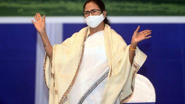 মমতা বন্দ্যোপাধ্যায়। (ফাইল ছবি, সৌজন্য পিটিআই) মমতা বন্দ্যোপাধ্যায়। (ফাইল ছবি, সৌজন্য পিটিআই)