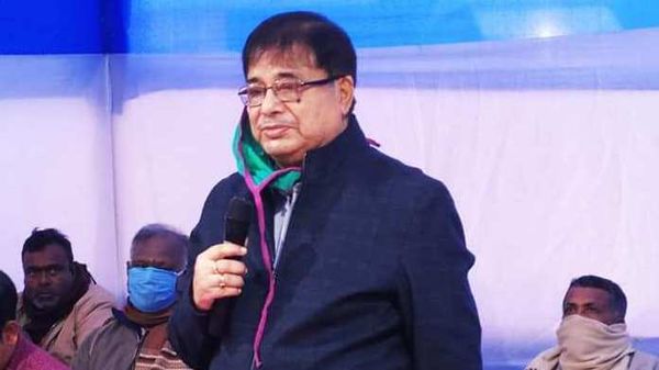 উদয়ন গুহ। (ফাইল ছবি, সৌজন্য ফেসবুক) উদয়ন গুহ। (ফাইল ছবি, সৌজন্য ফেসবুক)