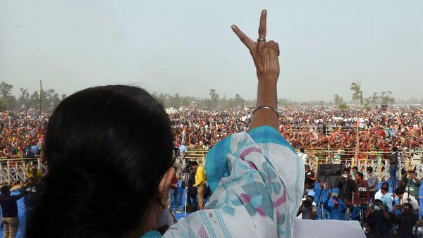 মমতা বন্দ্যোপাধ্যায় নন্দীগ্রামে মমতা বন্দ্যোপাধ্যায় নন্দীগ্রামে