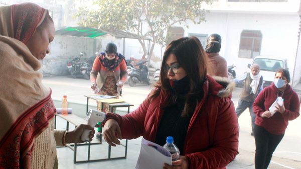 আজ শেষ হতে চলেছে এসএসসি গ্র্যাজুয়েট লেভেল (সিজিএল) নিয়োগ পরীক্ষার সময়সীমা। (ছবিটি প্রতীকী, সৌজন্য পিটিআই) আজ শেষ হতে চলেছে এসএসসি গ্র্যাজুয়েট লেভেল (সিজিএল) নিয়োগ পরীক্ষার সময়সীমা। (ছবিটি প্রতীকী, সৌজন্য পিটিআই)