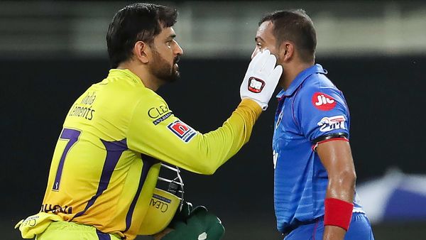 ভারতেই আইপিএলের জন্য ক্রিকেটারদের করোনা টিকা দেওয়ার ভাবনাচিন্তা বোর্ডের। (ছবিটি প্রতীকী, সৌজন্য পিটিআই) ভারতেই আইপিএলের জন্য ক্রিকেটারদের করোনা টিকা দেওয়ার ভাবনাচিন্তা বোর্ডের। (ছবিটি প্রতীকী, সৌজন্য পিটিআই)