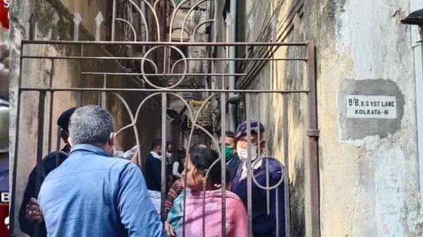 জোড়াবাগানে এই বহুতলেই উদ্ধার হয়েছিল নাবালিকার দেহ। জোড়াবাগানে এই বহুতলেই উদ্ধার হয়েছিল নাবালিকার দেহ।