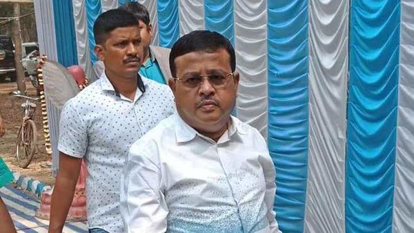 তৃণমূল কংগ্রেস সাংসদ দিব্যেন্দু অধিকারী। (ফাইল ছবি, সৌজন্য ফেসবুক) তৃণমূল কংগ্রেস সাংসদ দিব্যেন্দু অধিকারী। (ফাইল ছবি, সৌজন্য ফেসবুক)